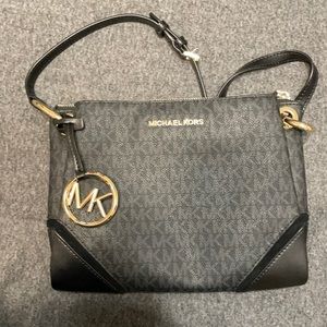 Michael Kors Nicole Large Triple Compartment Cross